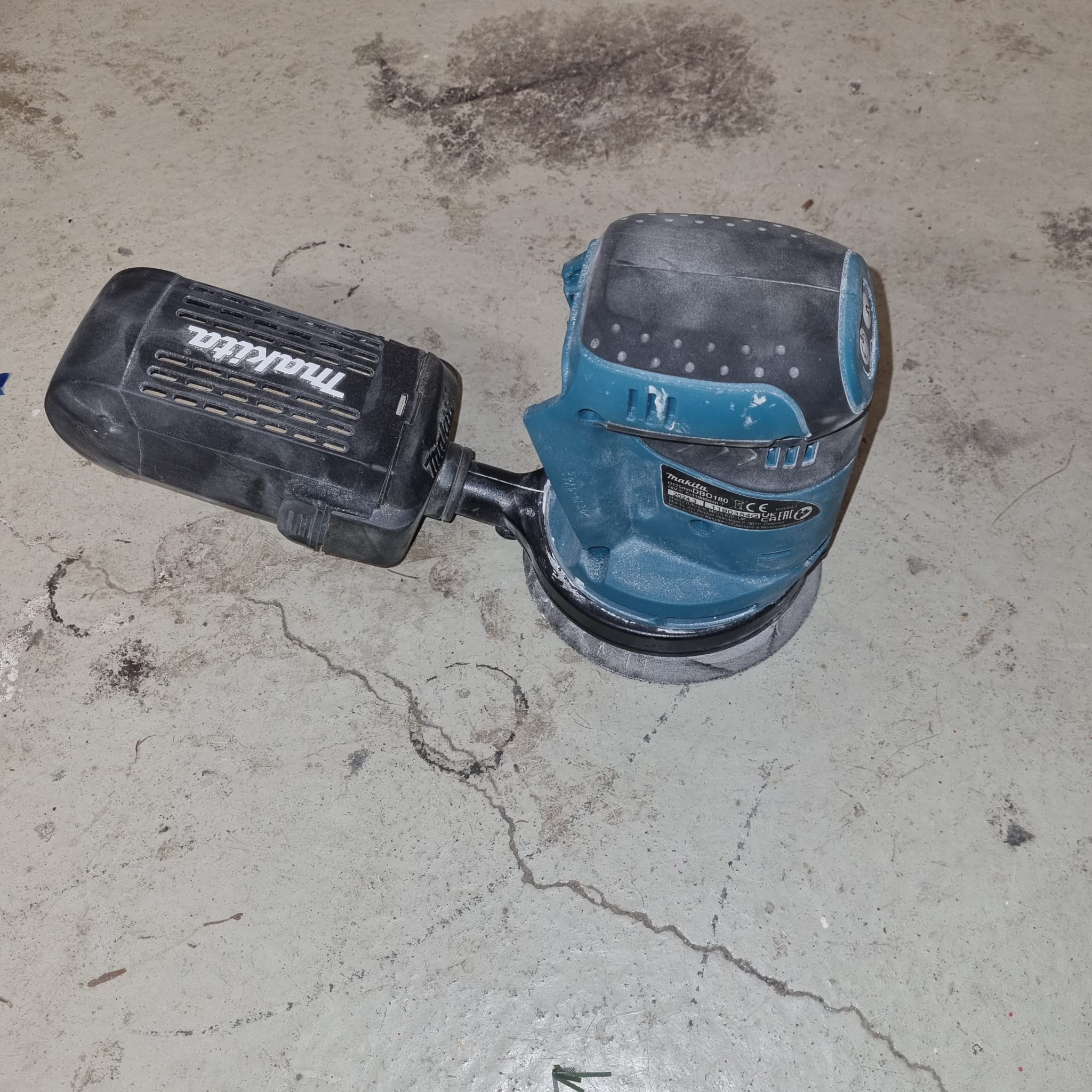 Makita DBO180 Exzenterschleifer